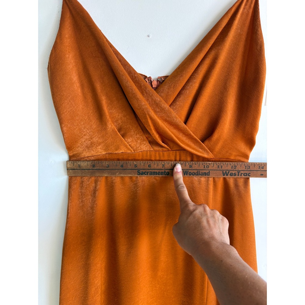 Lulus Rust Orange S Satin Midi Dress
Cottagecore Luxury. Terracotta Boho Glam. - Picture 9 of 9